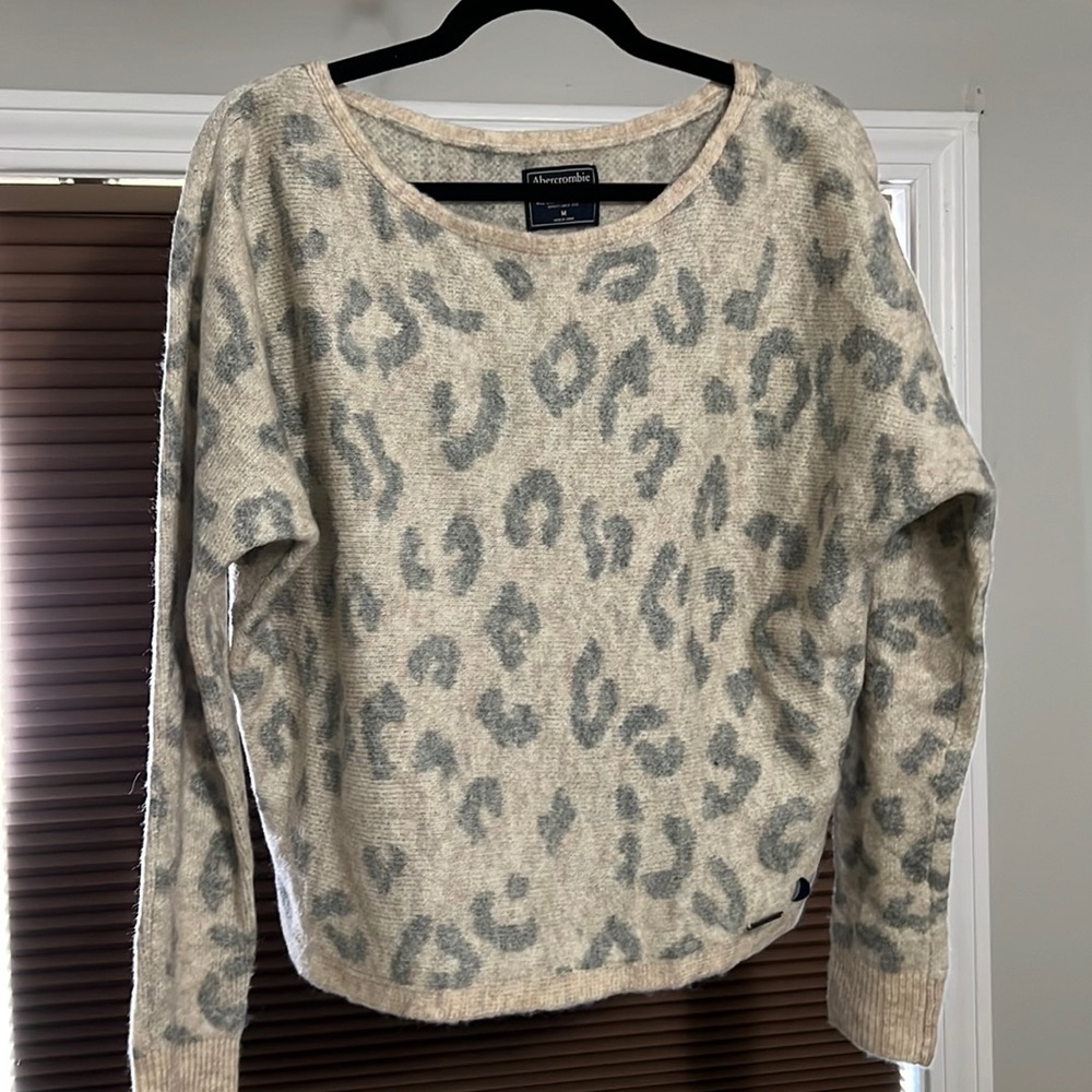 NWT - Abercrombie - leopard print nude and grey sweater